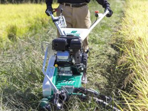 担い手不足の課題を解決！ 若手農業者が愛用する草刈機