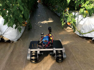 農地での作業負担軽減や効率化に！ 電動クローラユニットで移動ロボット開発が加速