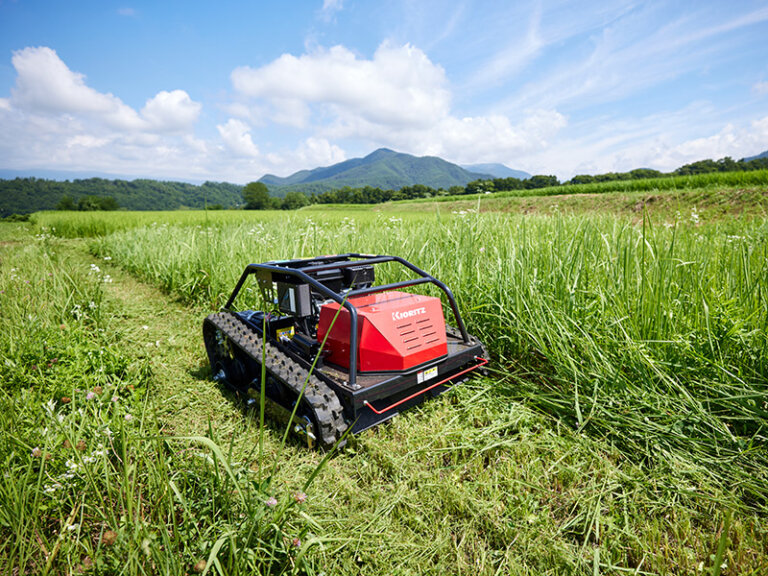 斜面や広い土地の草刈りに! やまびこがラジコン草刈機「RCM600」を発売 | AGRI JOURNAL