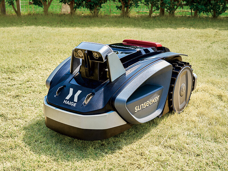 ワイヤー設置も不要！ 芝刈りの手間を“ゼロ”にする、タイパとコスパ抜群のAIロボット芝刈機